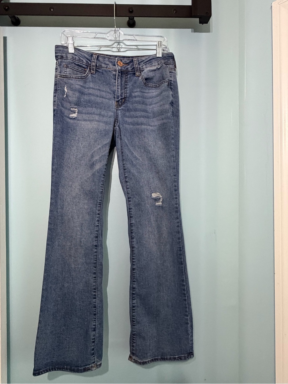 SO Goods for Life Women’s 7/28 Low Rise Bootcut Distressed Jeans Medium Wash